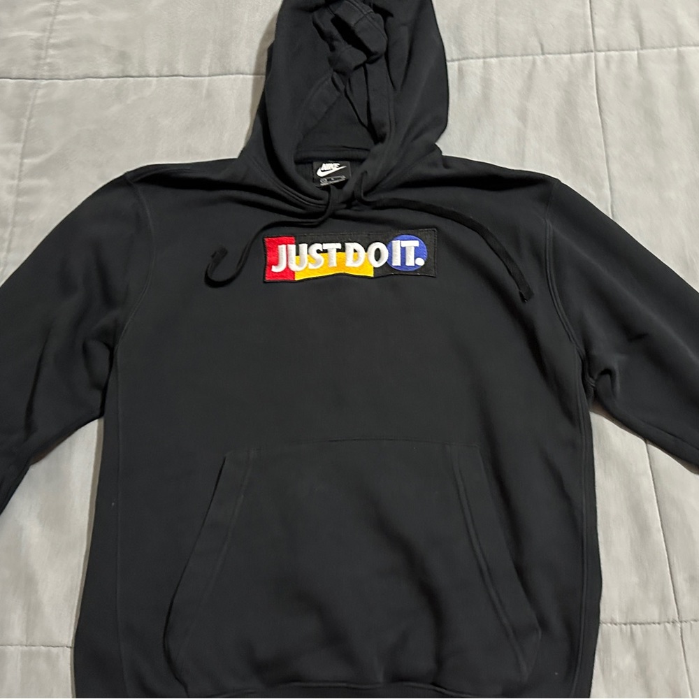 Nike men’s sweatshirt
